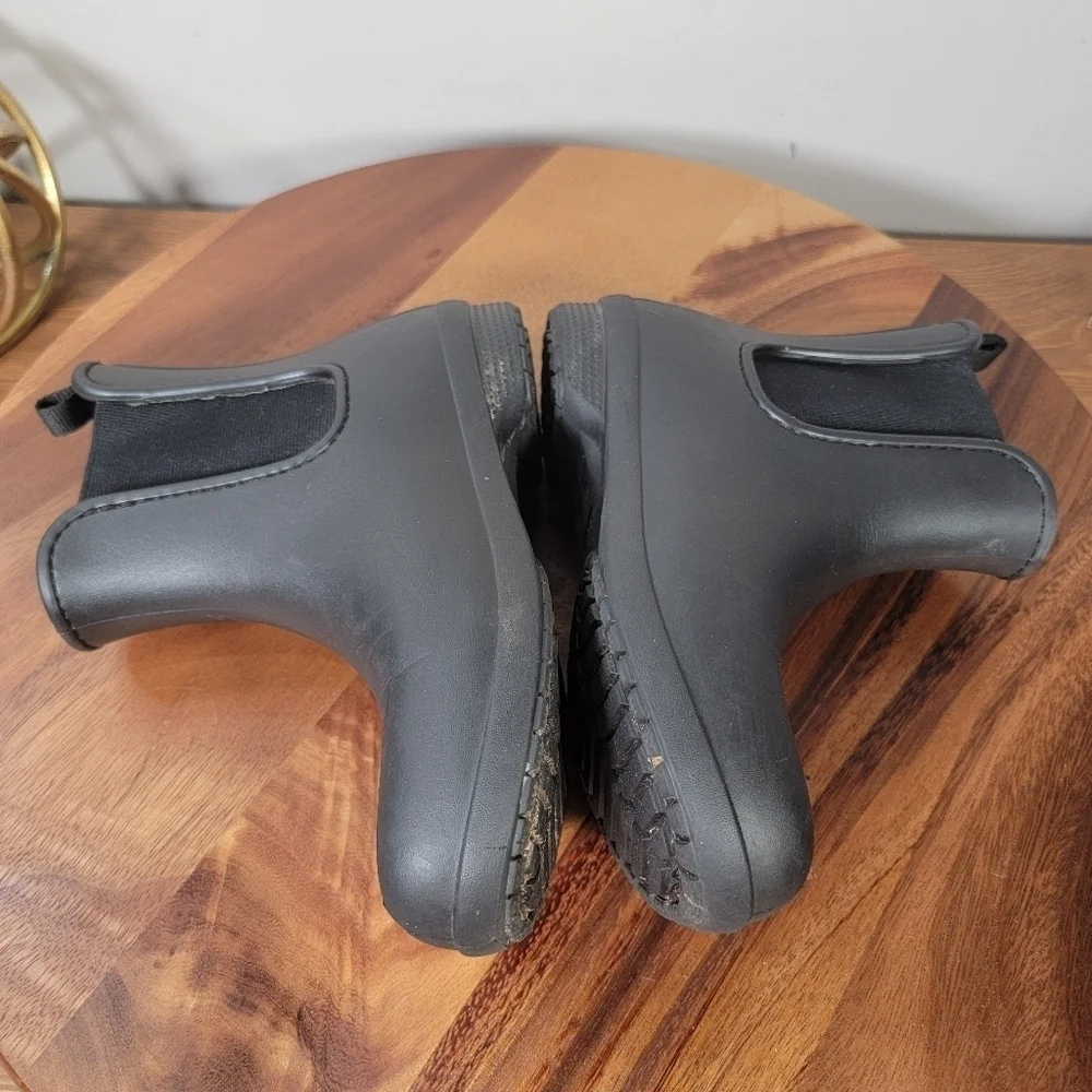 CROCS Black Rain Boots Pull on Chelsea Boot Waterproof Size Women's 4